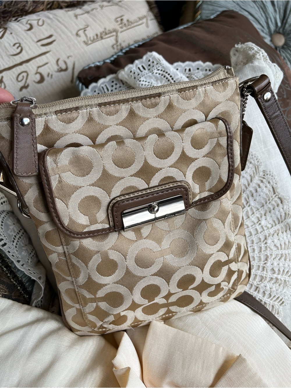 Coach 🤎🤍 Beige Tan Signature Op Art Crossbody Vintage EUC